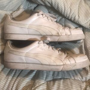 Used men’s white pumas